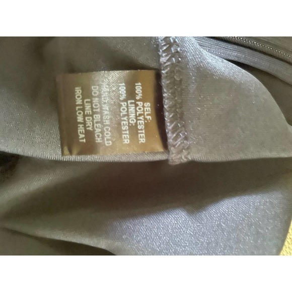 Lulu’s Beauty and Grace Keyhole Maxi in Navy - Picture 9 of 10